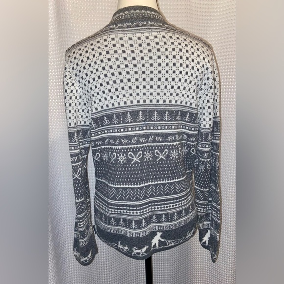Women’s Woolrich V‎ neckline winter Nordic white gray knit sweater Sz medium - Picture 11 of 12